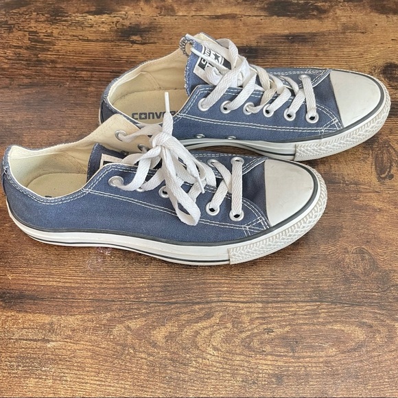 Converse Chuck Taylor All Star Classic - Size 7 - Picture 1 of 6